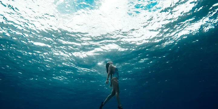 Featured image of post Should You Take the Initiative Towards Someone You Like?