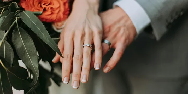 Featured image of post The Marriage of an Older Man and a Younger Woman is Doomed to Misery, 3 Women Speak the Truth